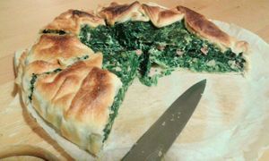 Spinach and ricotta puff pastry pie
